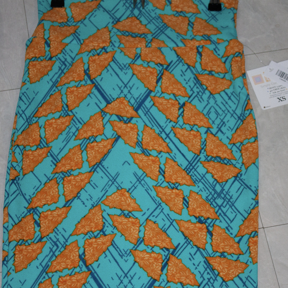 LuLaRoe Cassie XS skirts - Picture 5 of 8